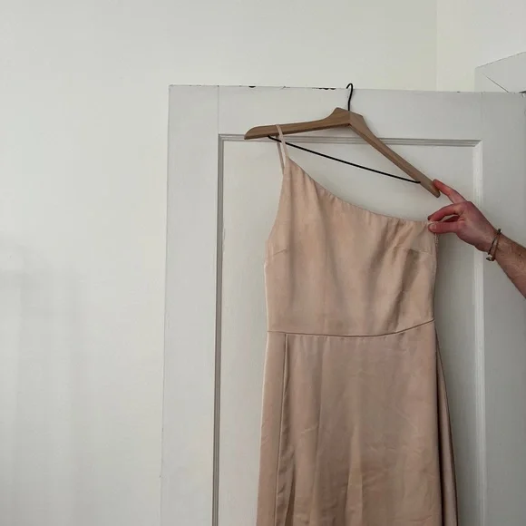 Bridesmaid Dress, Shannon One Shoulder Dress in Champagne Luxe Satin - Picture 4 of 11